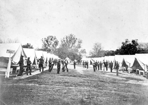 Union soldiers in an artillery camp: Jacksonville, Florida (between 1861 and 1865)