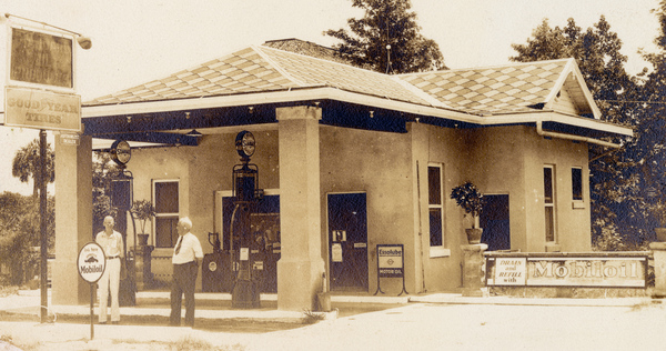 Koreshan service station on the Tamiami Trail, late 1920s