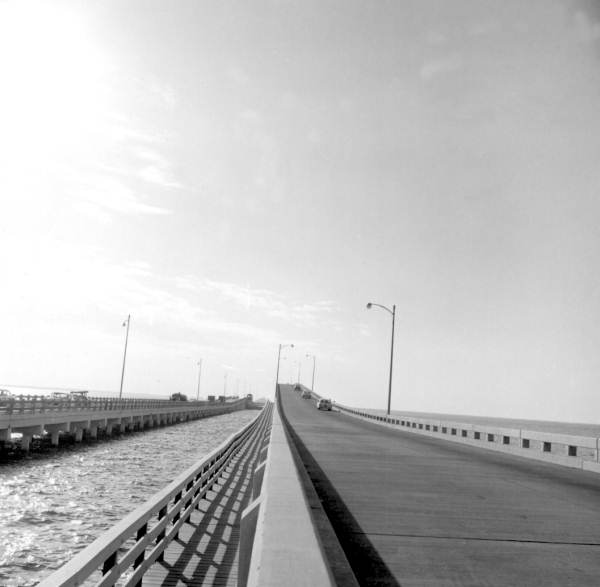 The 1924 and 1956 Gandy Bridge spans side by side shortly after the latter opened. The original bridge is on the left (photo 1957).