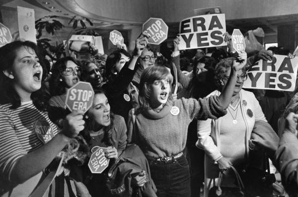 Supporters and opponents of the Equal Rights Amendment at the Florida Capitol in Tallahassee, 1982. Photo by Donn Dughi.