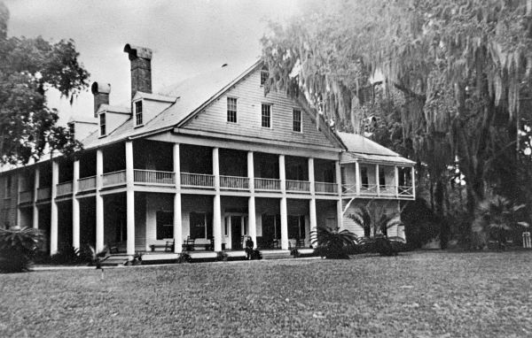 The Fleming House Hotel at Hibernia near the St. Johns River (ca. 1940s).