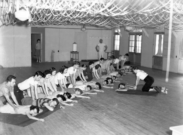 Artificial respiration training (1941)