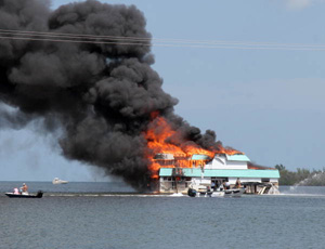 Abandoned house boat fire off Hilton Haven (2006)