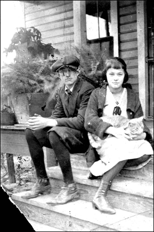 Morris C. and Nan O. Edwards with cat (ca. 1917)