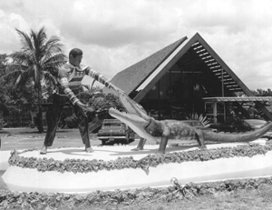 Okalee Indian Village and Crafts Center (1967)