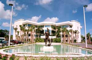 Seminole Tribe of Florida headquarters: Hollywood, Florida (1995)