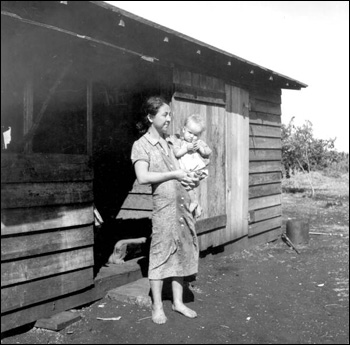 Migrant mother, 32, has 11 children: Belle Glade, Florida (1939)