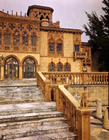 View of the Ringling Mansion Ca' d'Zan in Sarasota, Florida. (ca. 1940)