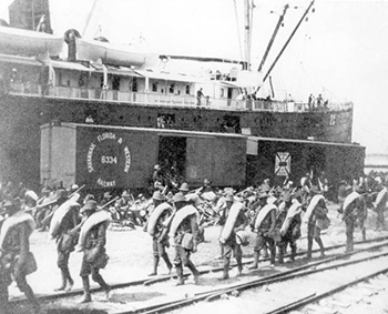 10th U.S. Cavalry embarking for Cuba: Port Tampa, Florida