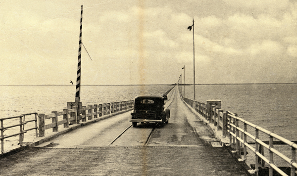 The original span of the Gandy Bridge between Tampa and St. Petersburg, completed in 1924 (photo circa 1925).