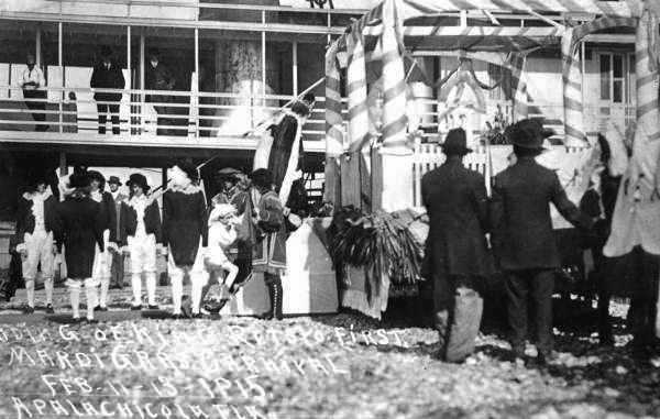 King Retsyo ascends to his throne during Apalachicola's first Mardi Gras celebration in 1915.