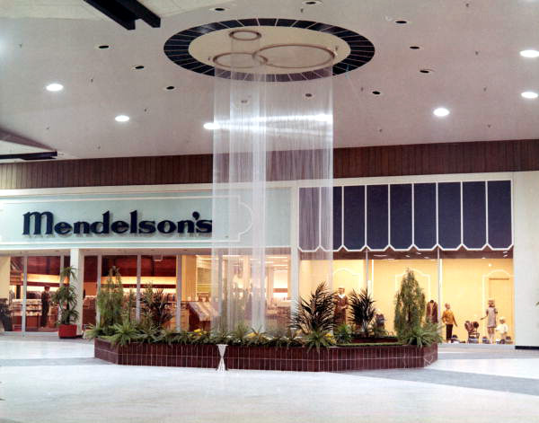 Sculpture at storefront of Mendelson's at the Northwood Mall on opening day - Tallahassee, Florida