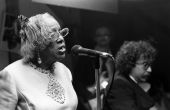 "Diamond Teeth" Mary McClain performing concert with band at the Stuffed Pepper in St. Petersburg.