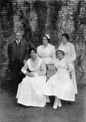 Director and nurses of Florida State Hospital in 1919 - Chattahoochee, Florida