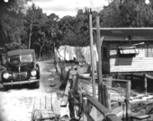 Car and home near Fort Gates Ferry - Fort Gates, Florida