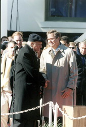 Rev. Billy Graham congratulates Jeb Bush at inauguration